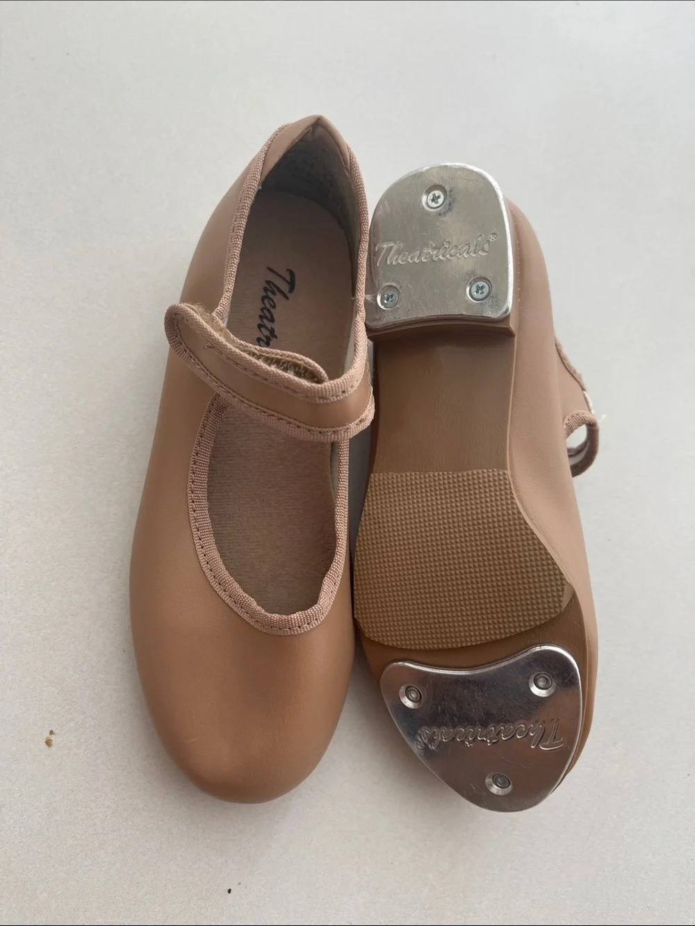 Girls' Classic Mary Jane Dress Shoes in Tan